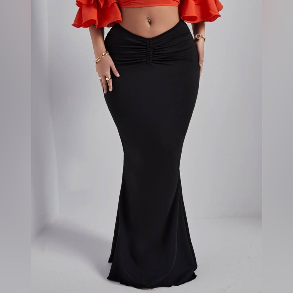 Black Ruched Trumpet Maxi Skirt